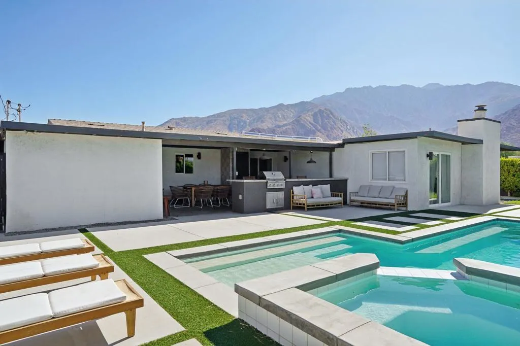 386 W Rosa Parks Road, Palm Springs, California 92262 home-pic-1