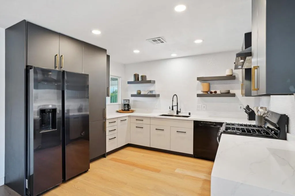 386 W Rosa Parks Road, Palm Springs, California 92262 home-pic-13