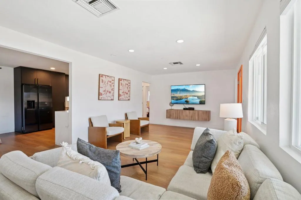 386 W Rosa Parks Road, Palm Springs, California 92262 home-pic-7
