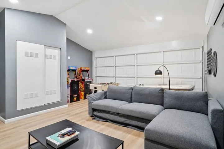 26-web-or-mls-W Rosa Parks Rd-S2008-026