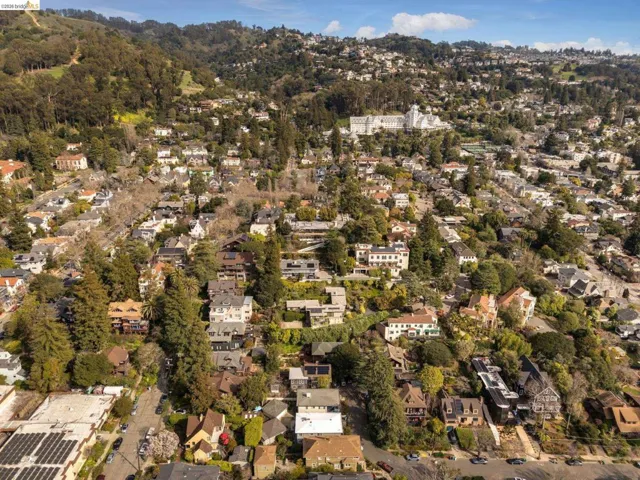 Aerial view of property and surrounding area