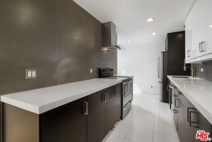 8550 Holloway Drive 405, West Hollywood, California 90069