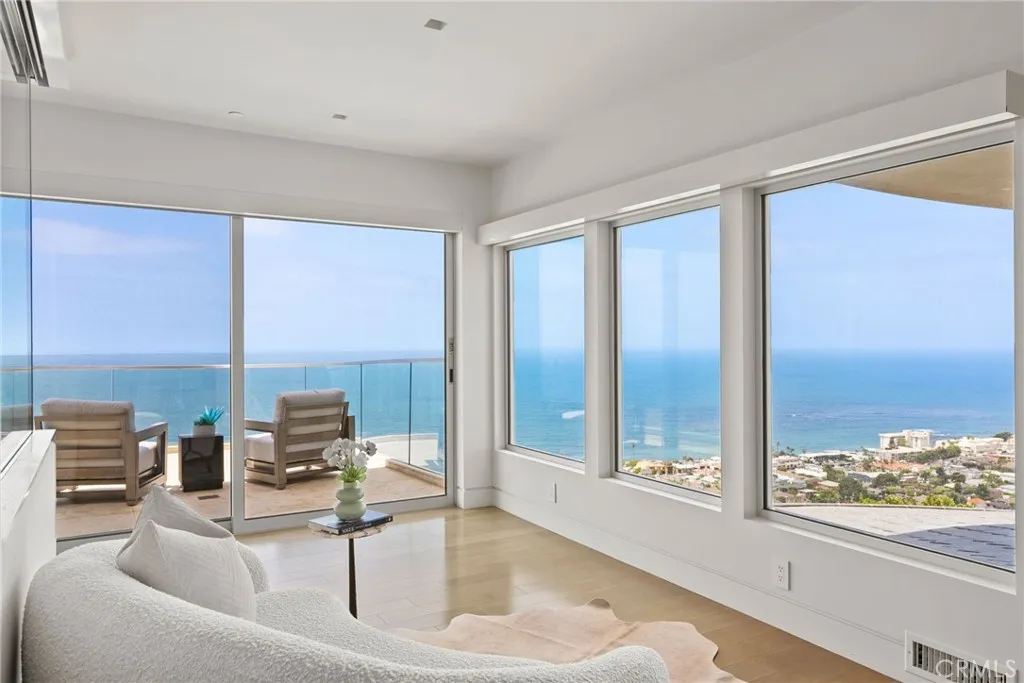 900 Gainsborough Drive, Laguna Beach, California 92651 home-pic-37
