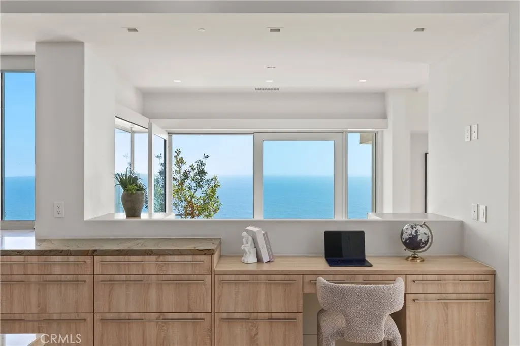 900 Gainsborough Drive, Laguna Beach, California 92651 home-pic-27
