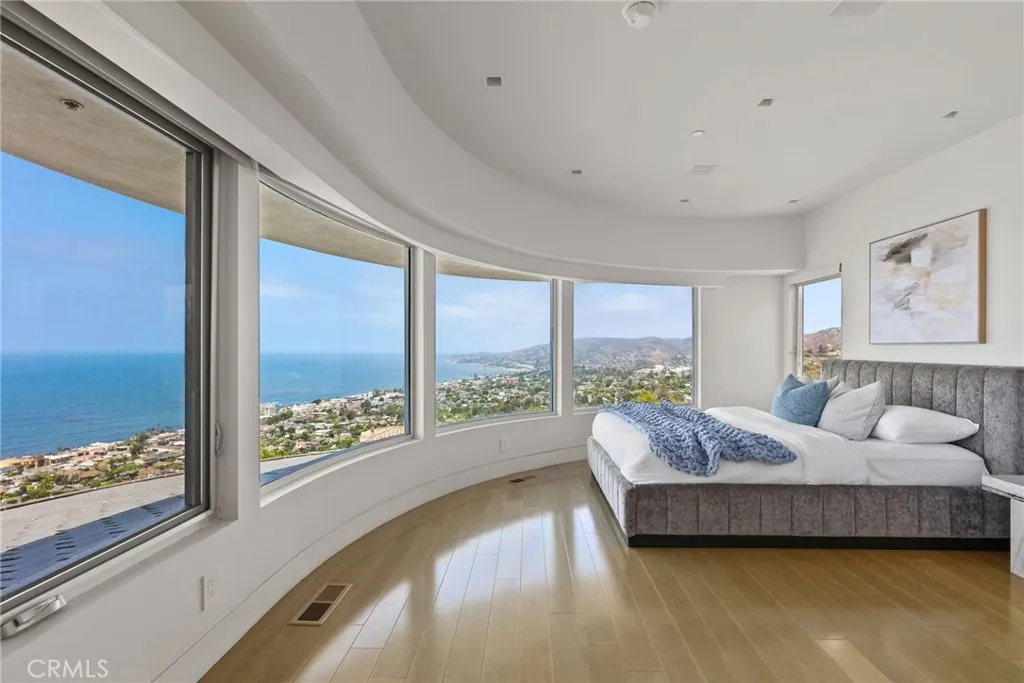 900 Gainsborough Drive, Laguna Beach, California 92651 home-pic-34
