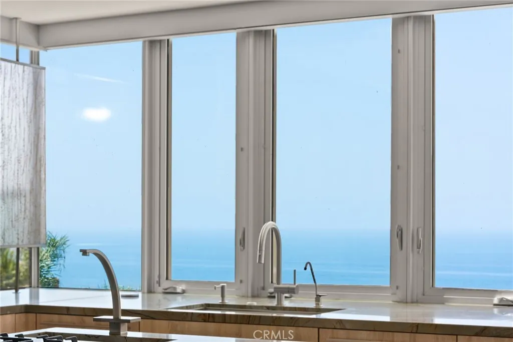 900 Gainsborough Drive, Laguna Beach, California 92651 home-pic-25