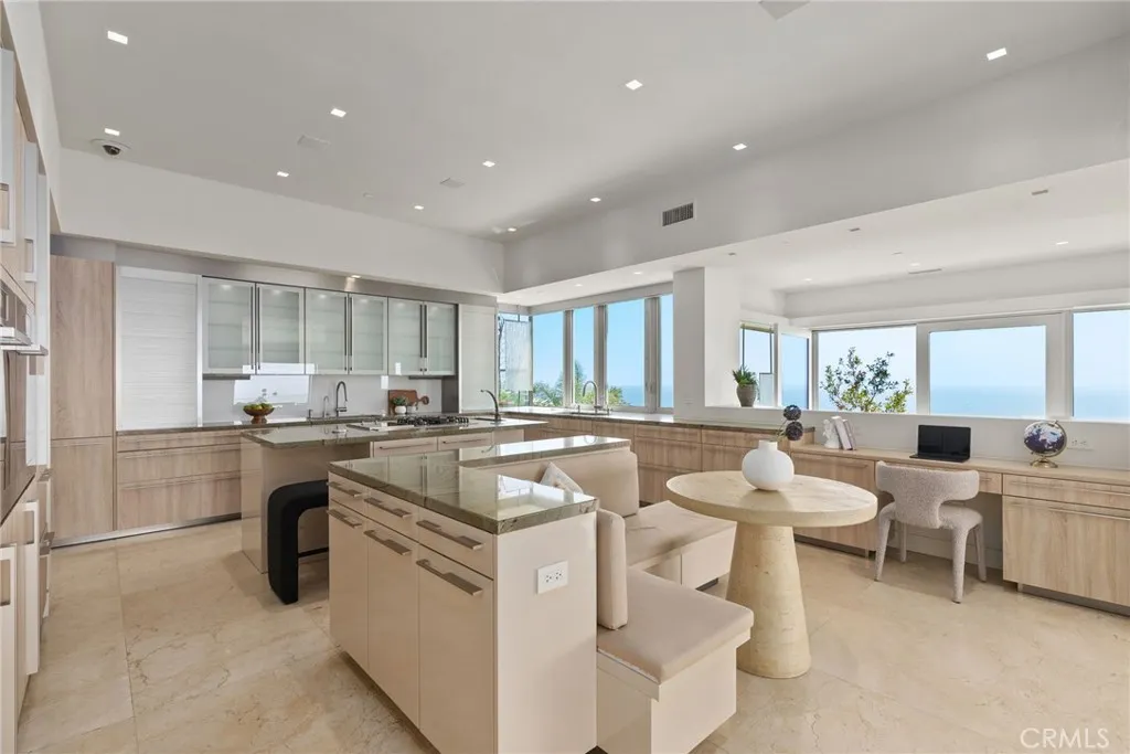 900 Gainsborough Drive, Laguna Beach, California 92651 home-pic-28