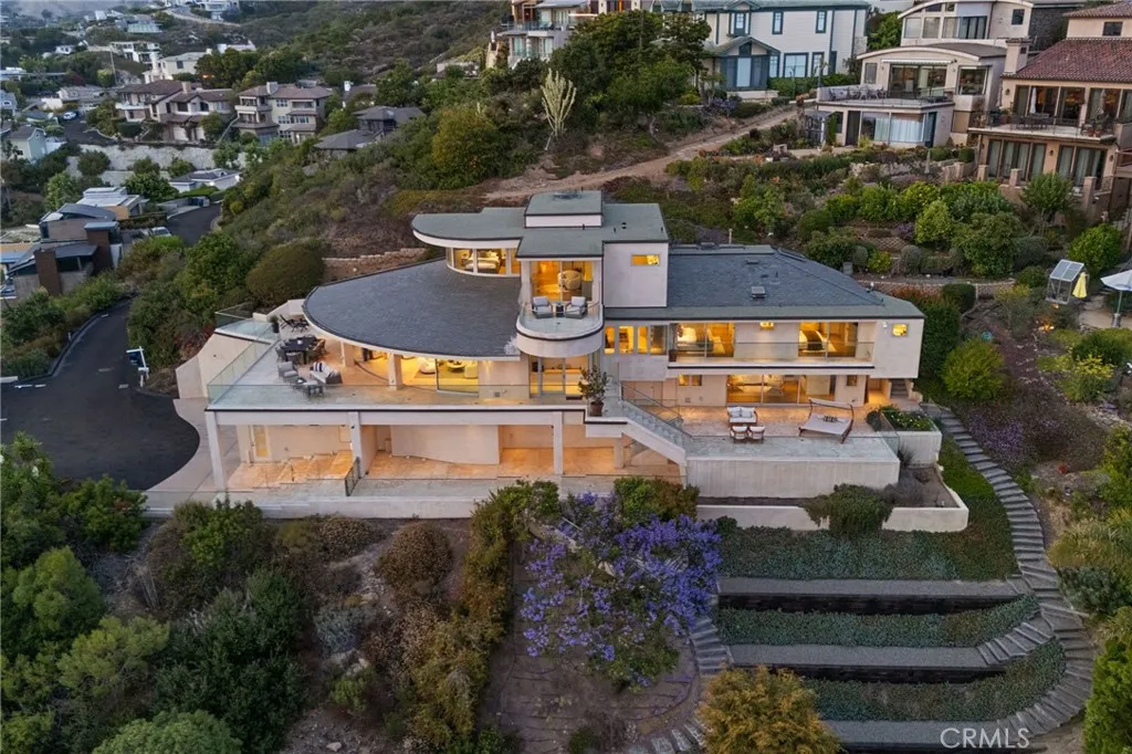 900 Gainsborough Drive, Laguna Beach, California 92651 home-pic-4
