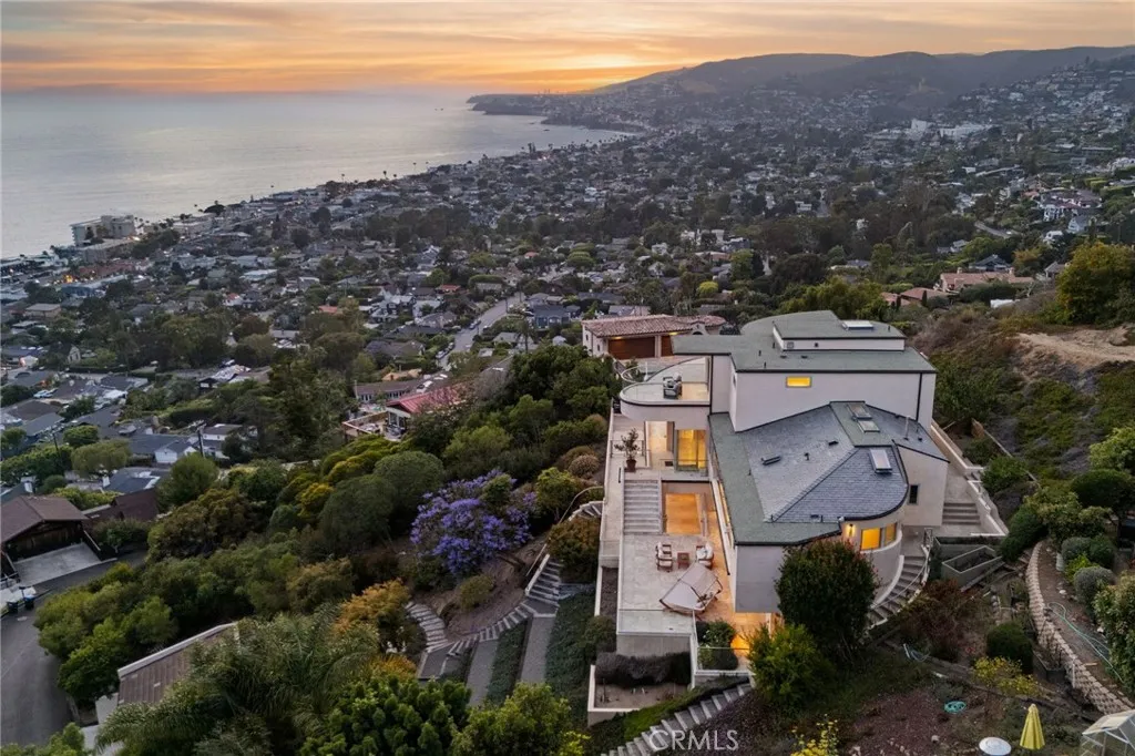 900 Gainsborough Drive, Laguna Beach, California 92651 home-pic-3