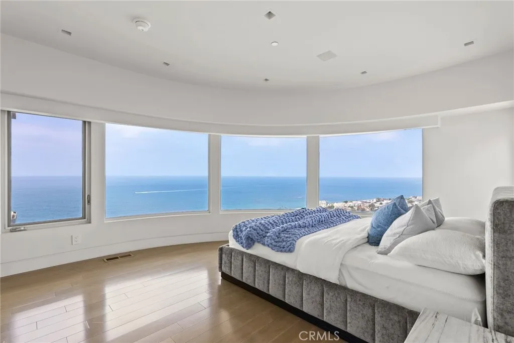 900 Gainsborough Drive, Laguna Beach, California 92651 home-pic-33
