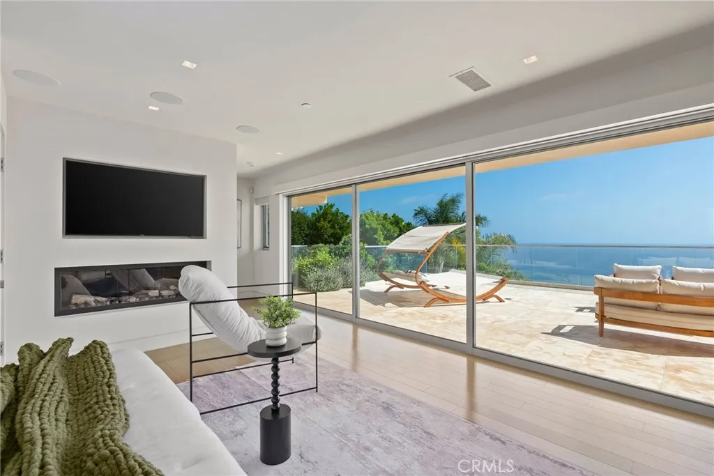 900 Gainsborough Drive, Laguna Beach, California 92651 home-pic-53