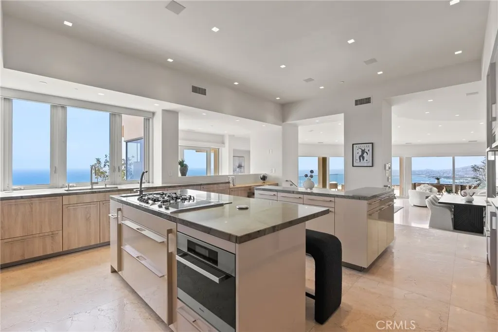 900 Gainsborough Drive, Laguna Beach, California 92651 home-pic-29