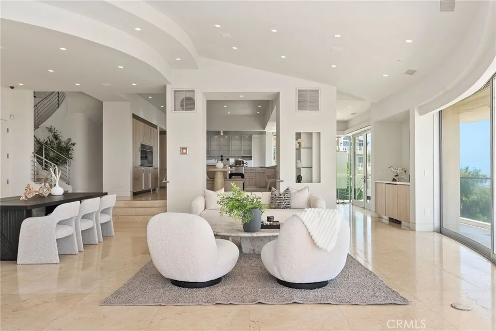 900 Gainsborough Drive, Laguna Beach, California 92651 home-pic-12