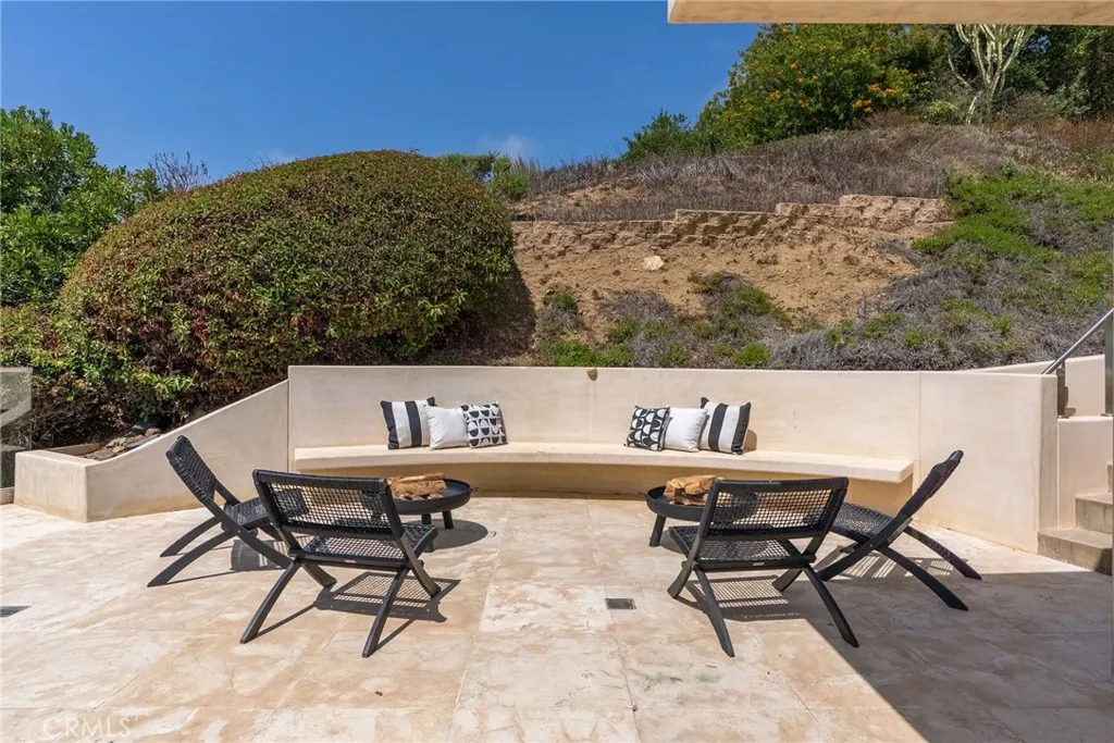900 Gainsborough Drive, Laguna Beach, California 92651 home-pic-68