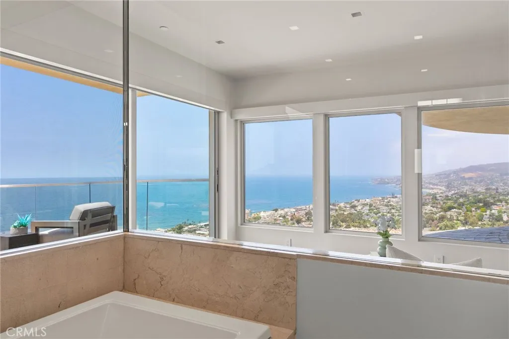 900 Gainsborough Drive, Laguna Beach, California 92651 home-pic-40