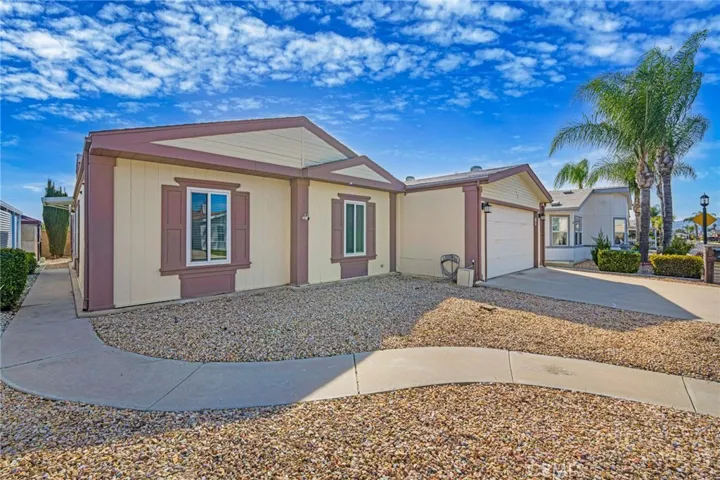 1250 N Kirby, Hemet, California 92546