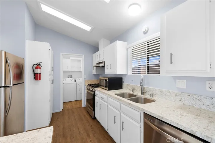1250 N Kirby, Hemet, California 92546