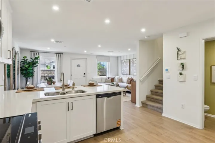MODEL HOME