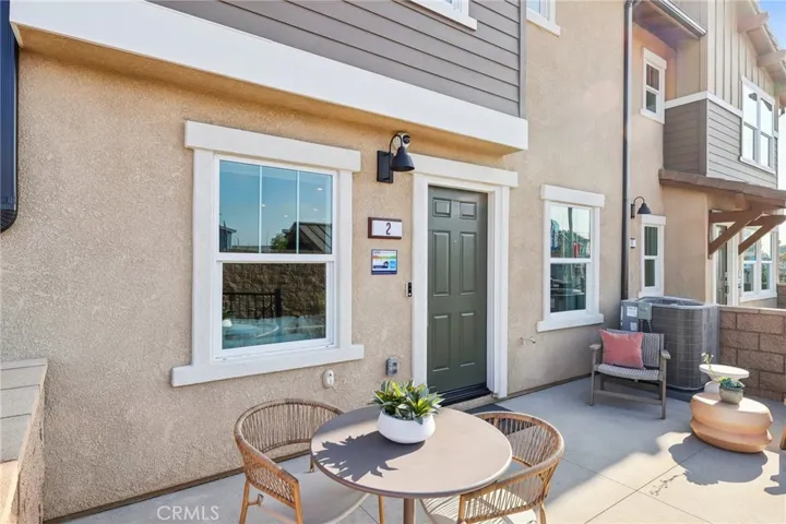 MODEL HOME FRONT PATIO