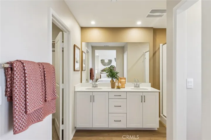MODEL HOME