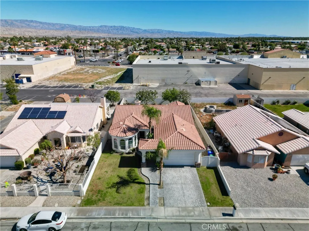 31540 Avenida Del Padre, Cathedral City, California 92234 home-pic-38