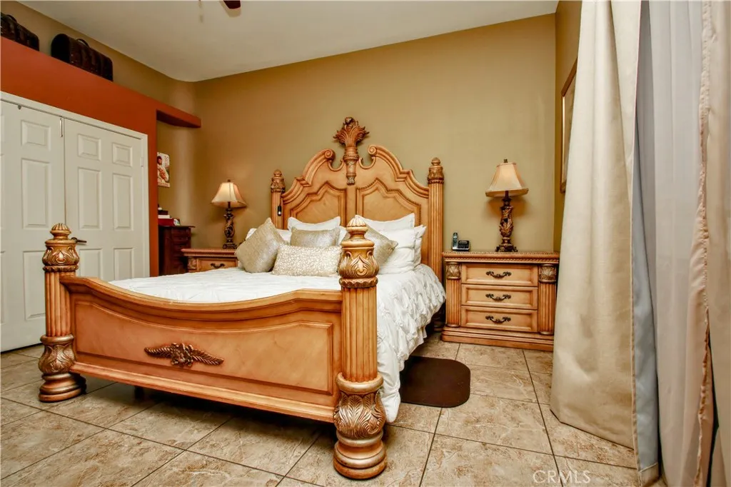 31540 Avenida Del Padre, Cathedral City, California 92234 home-pic-27