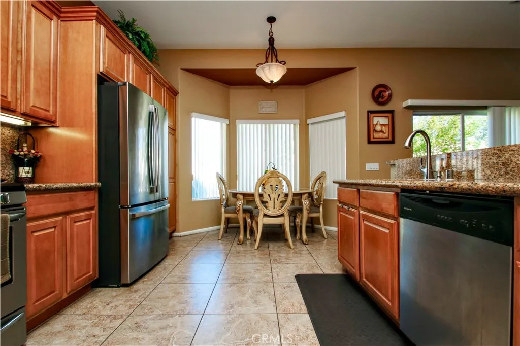 31540 Avenida Del Padre, Cathedral City, California 92234 home-pic-16