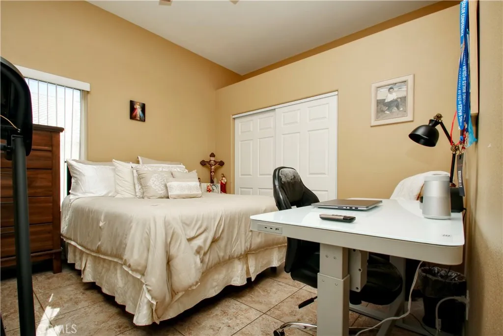 31540 Avenida Del Padre, Cathedral City, California 92234 home-pic-34