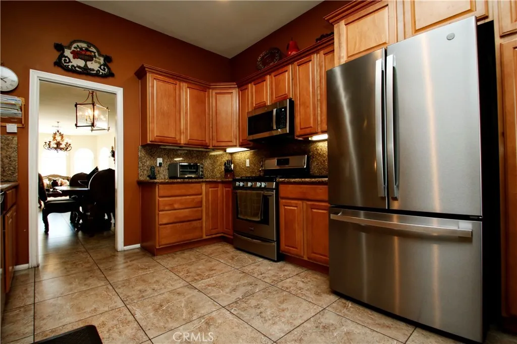 31540 Avenida Del Padre, Cathedral City, California 92234 home-pic-17