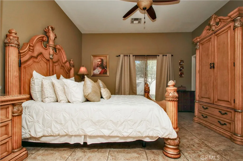31540 Avenida Del Padre, Cathedral City, California 92234 home-pic-25