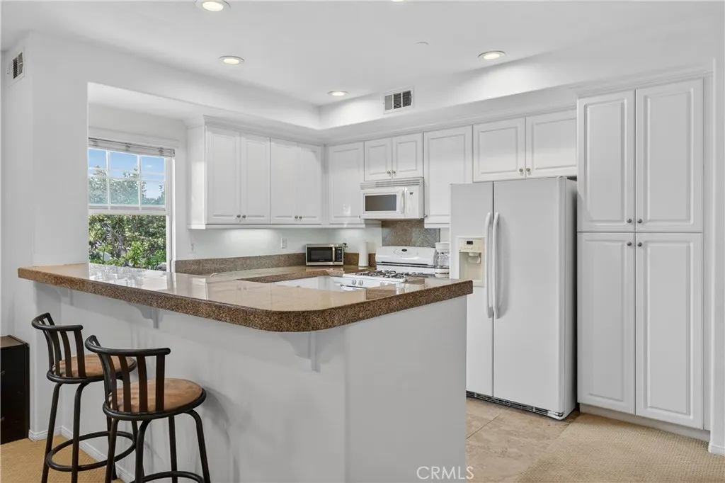 15204 Cambridge Street, Tustin, California 92782 home-pic-7
