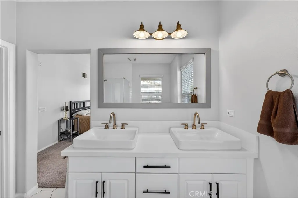 15204 Cambridge Street, Tustin, California 92782 home-pic-12