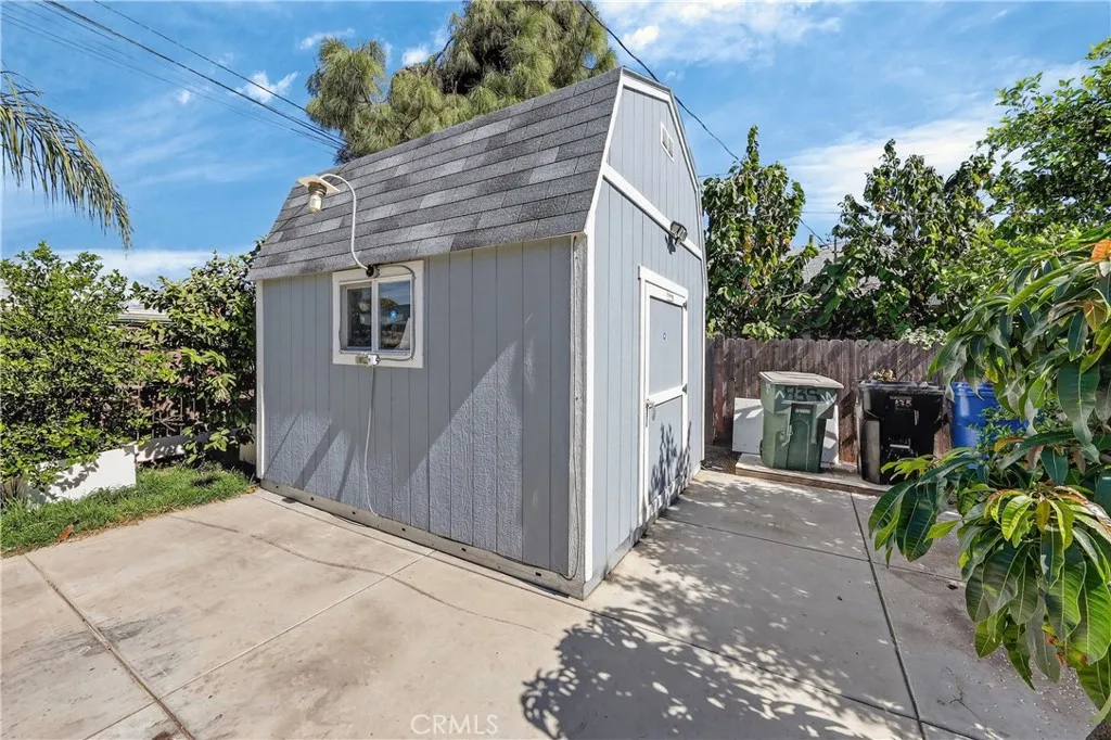 835 E Nocta, Ontario, California 91764 home-pic-25