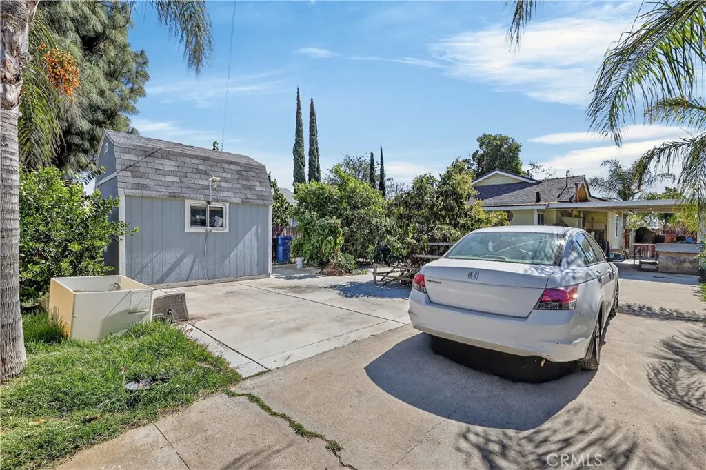 835 E Nocta, Ontario, California 91764 home-pic-27
