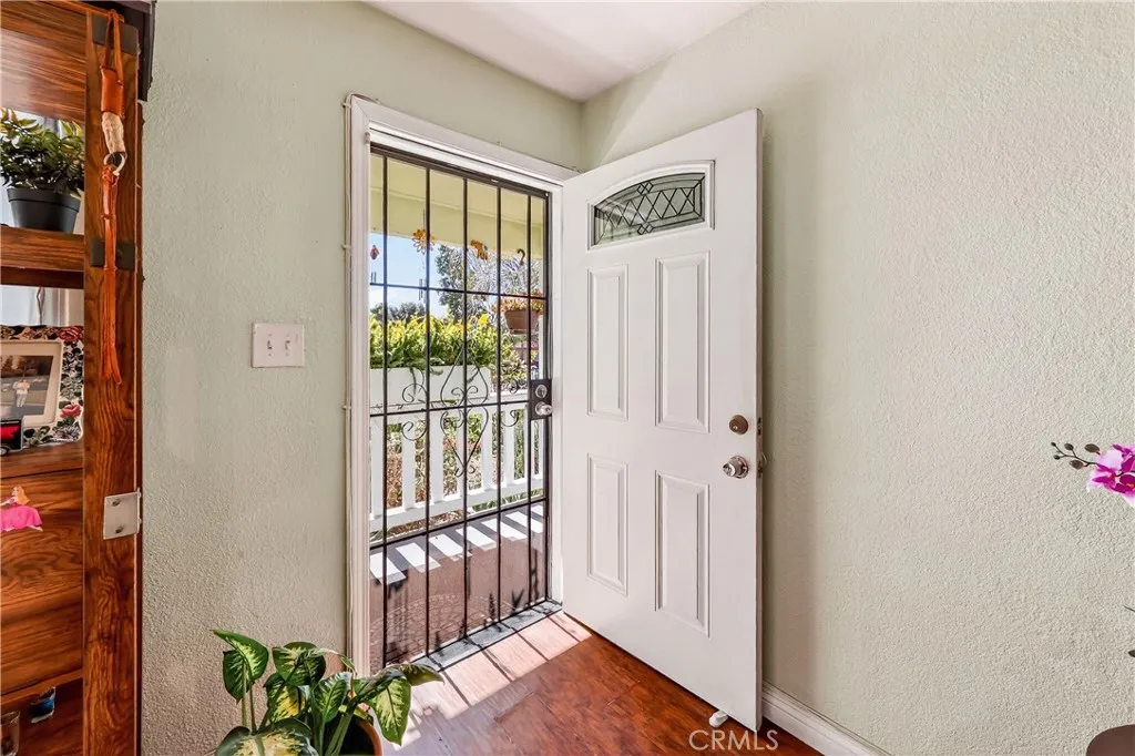 835 E Nocta, Ontario, California 91764 home-pic-5