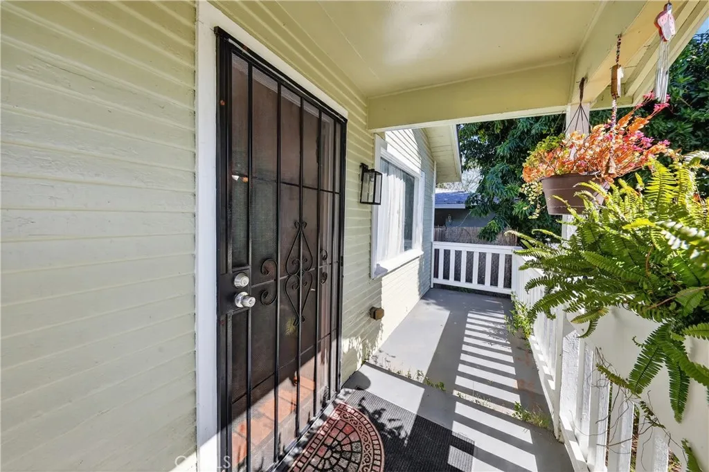 835 E Nocta, Ontario, California 91764 home-pic-4