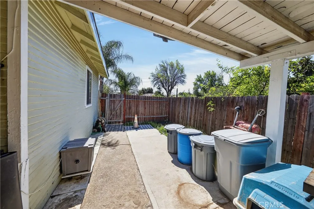 835 E Nocta, Ontario, California 91764 home-pic-23
