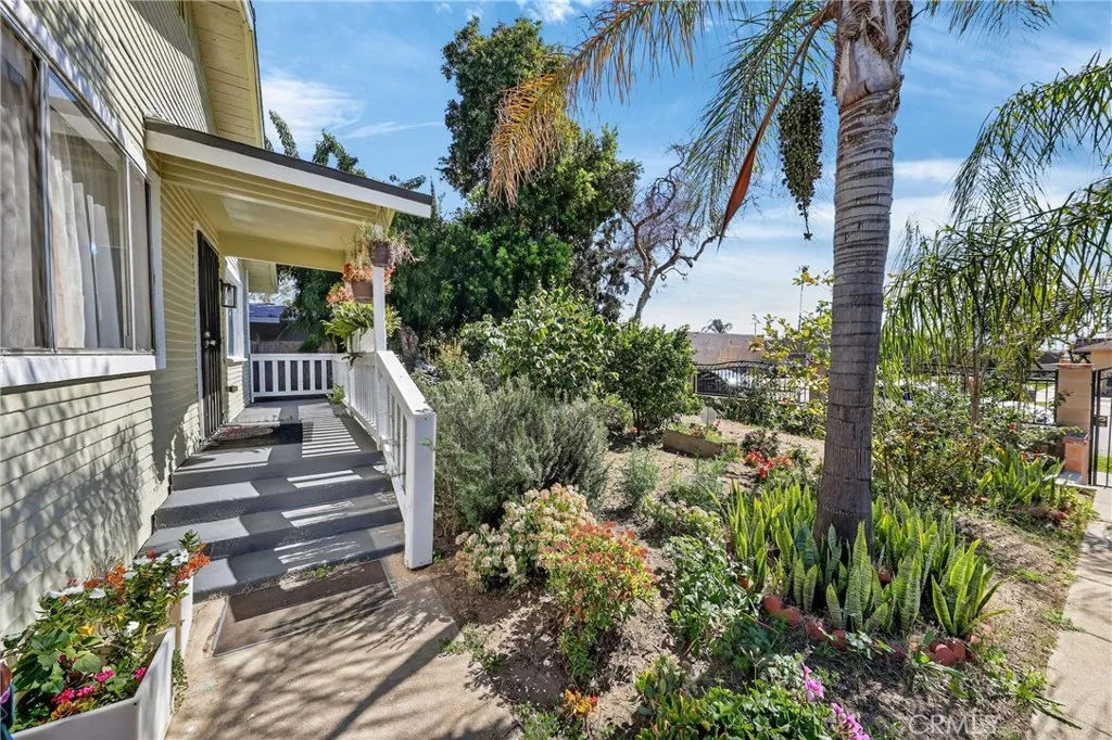 835 E Nocta, Ontario, California 91764 home-pic-3