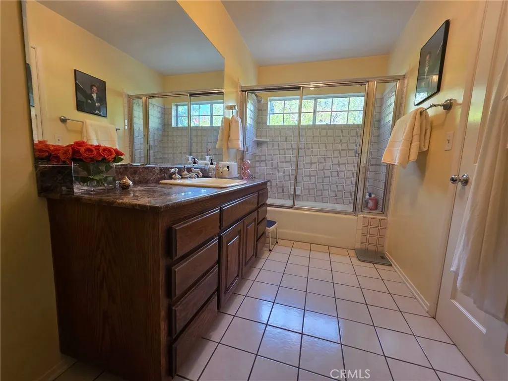 1042 E Tujunga 1, Burbank, California 91501 home-pic-17