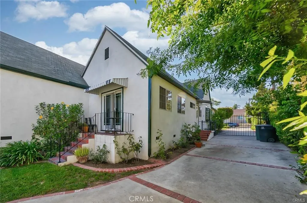 1042 E Tujunga 1, Burbank, California 91501 home-pic-22