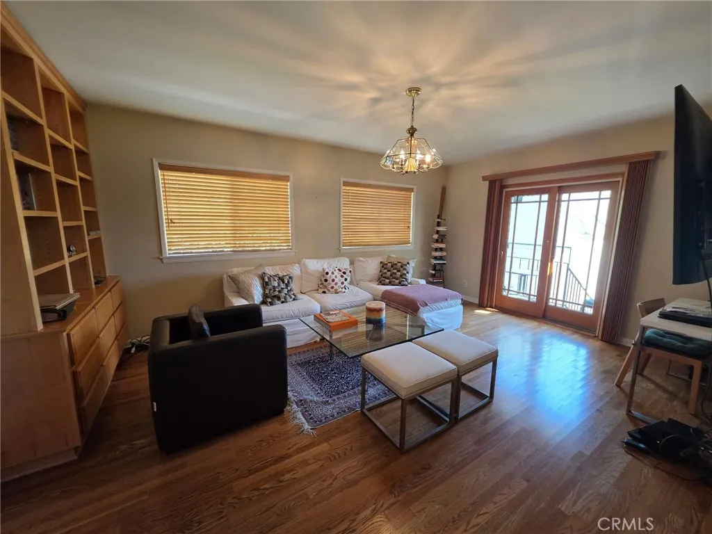 1042 E Tujunga 1, Burbank, California 91501 home-pic-7