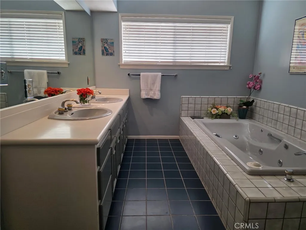 1042 E Tujunga 1, Burbank, California 91501 home-pic-18