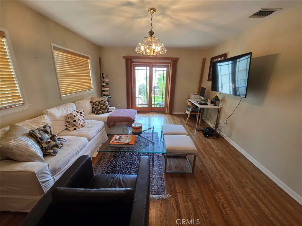 1042 E Tujunga 1, Burbank, California 91501 home-pic-6