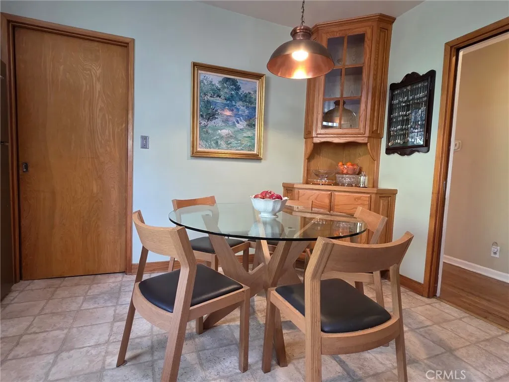 1042 E Tujunga 1, Burbank, California 91501 home-pic-11