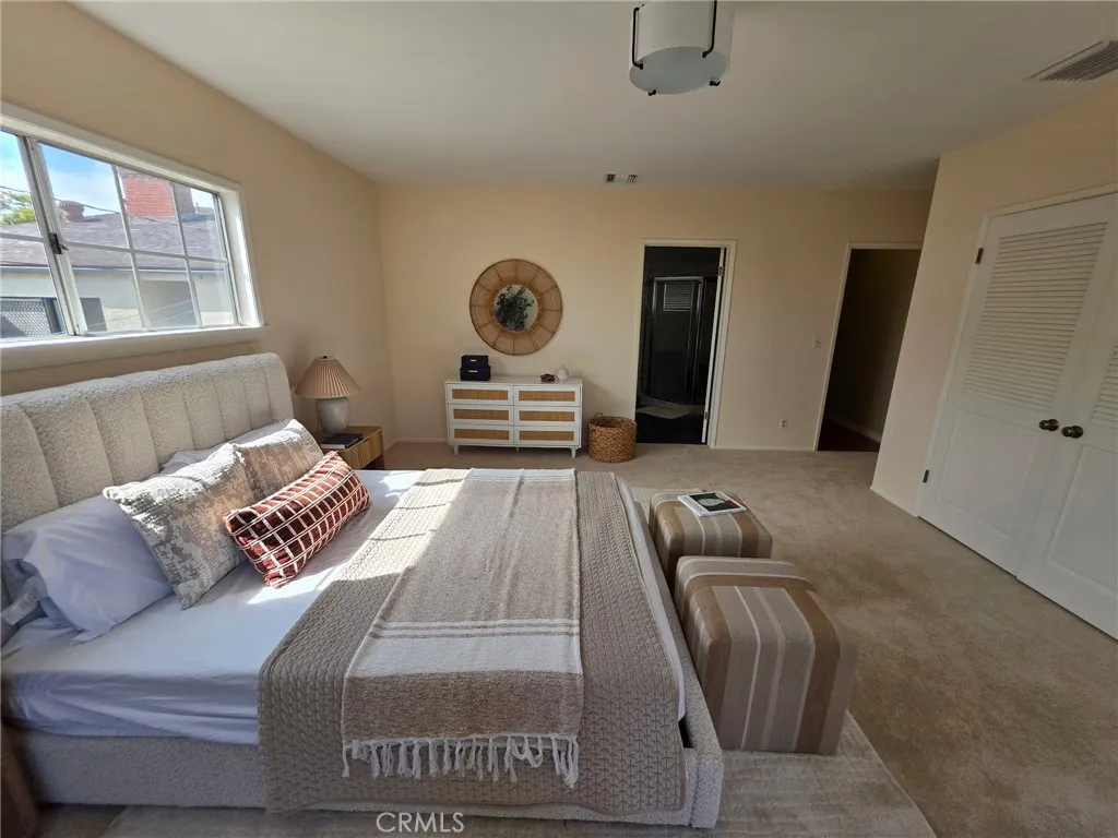 1042 E Tujunga 1, Burbank, California 91501 home-pic-12