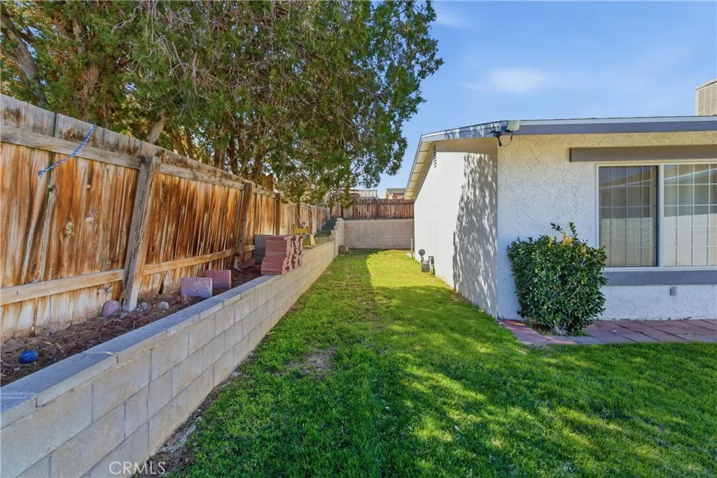 2024 Rushmore Drive, Barstow, California 92311 home-pic-32