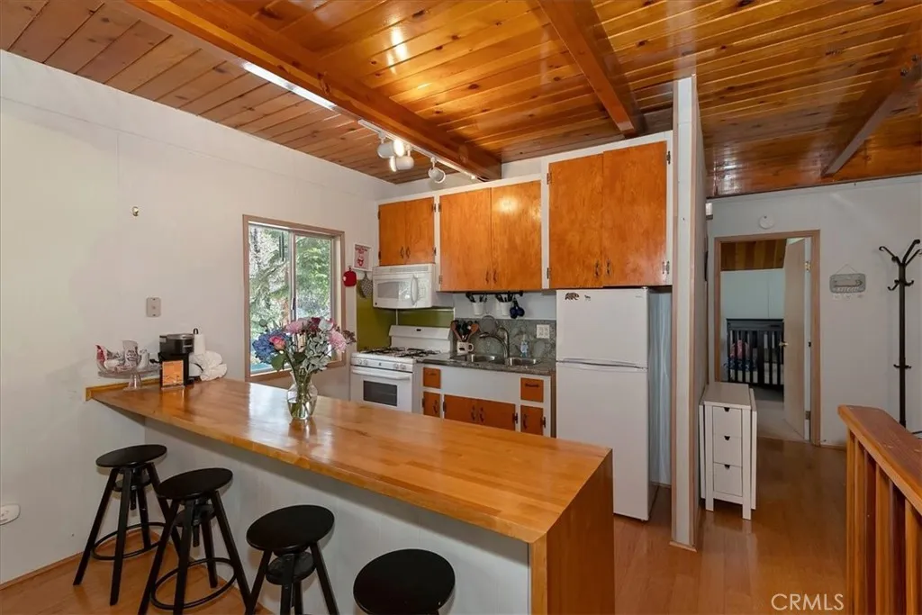 1370 Primrose Court, Big Bear Lake, California 92315 home-pic-8