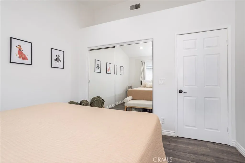 18347 Saticoy Street 35, Reseda, California 91335 home-pic-16