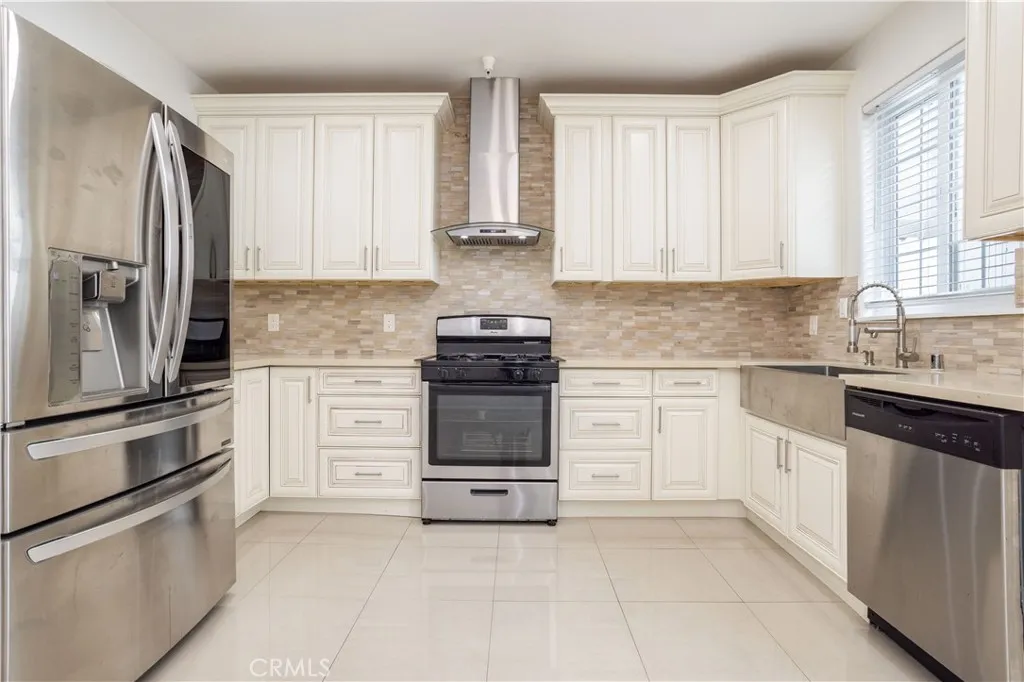 18347 Saticoy Street 35, Reseda, California 91335 home-pic-6