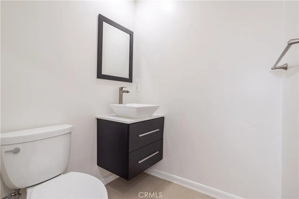18347 Saticoy Street 35, Reseda, California 91335 home-pic-22